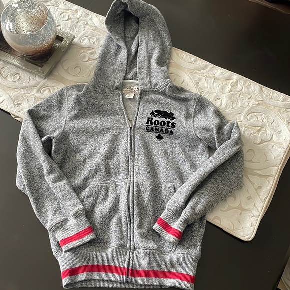 Roots cabin sweater. Kids size M (7-8) - Picture 1 of 2